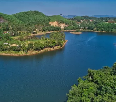 Đồng Suôn Lake